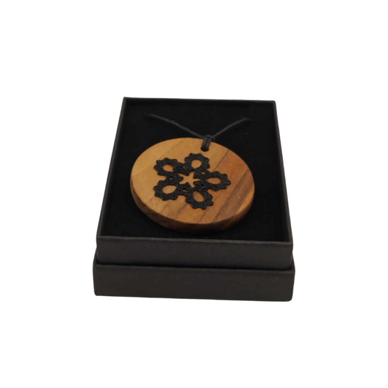 Lesen obesek s čipko - velik