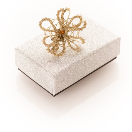 Broška klekljana ROŽICA