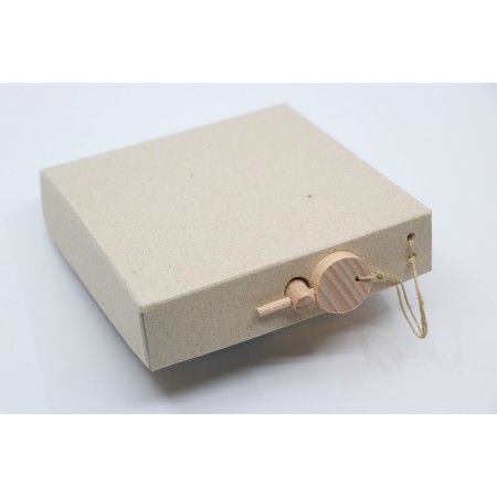 Broška s svileno rutko