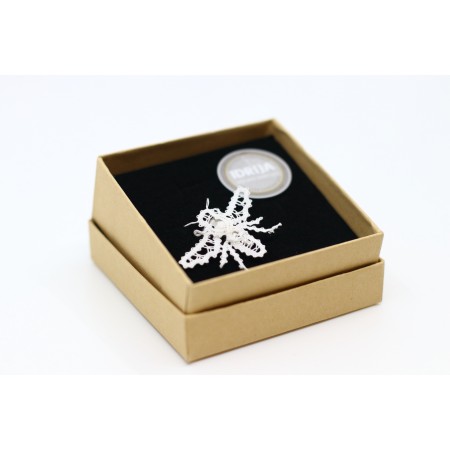 Broška Mala čebelica