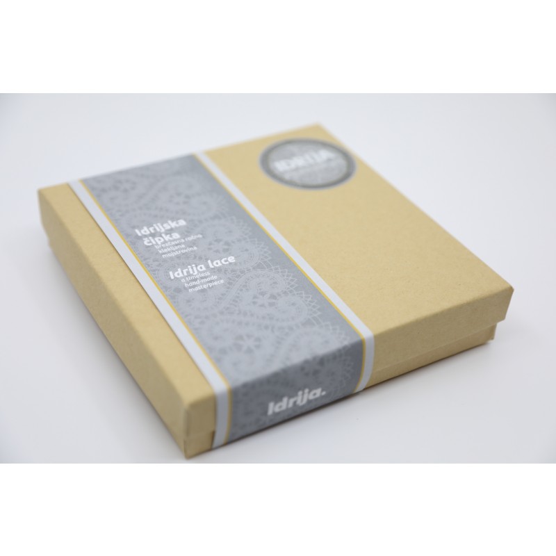 Klekljan prtiček ozki in sukani ris