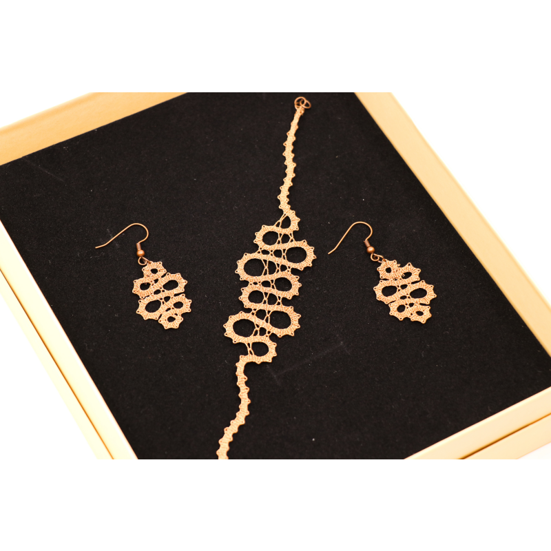 Komplet klekljana zapestnica in uhani