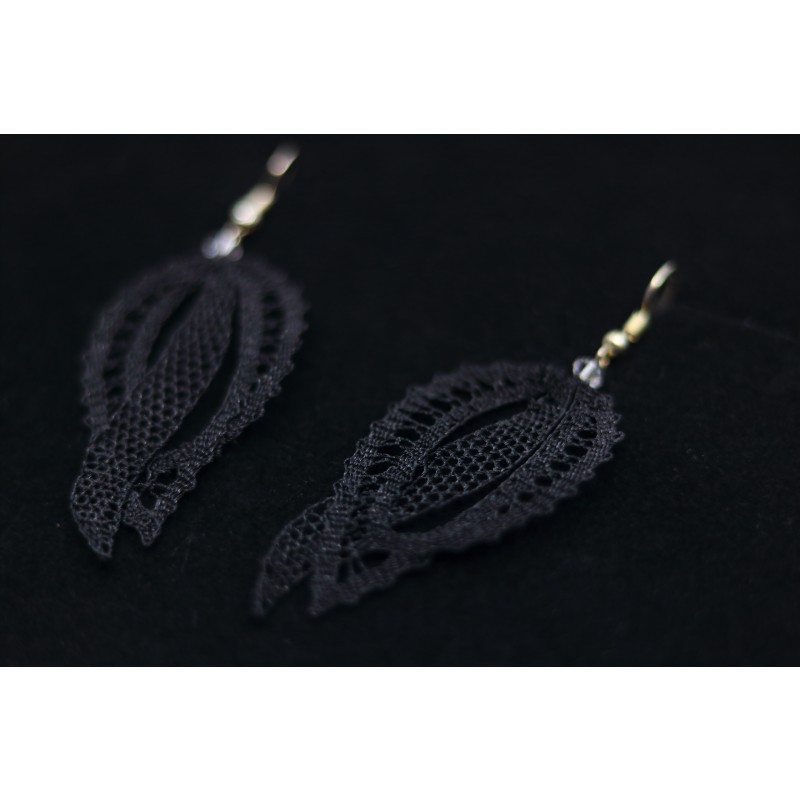 Komplet klekljani uhani in zapestnica