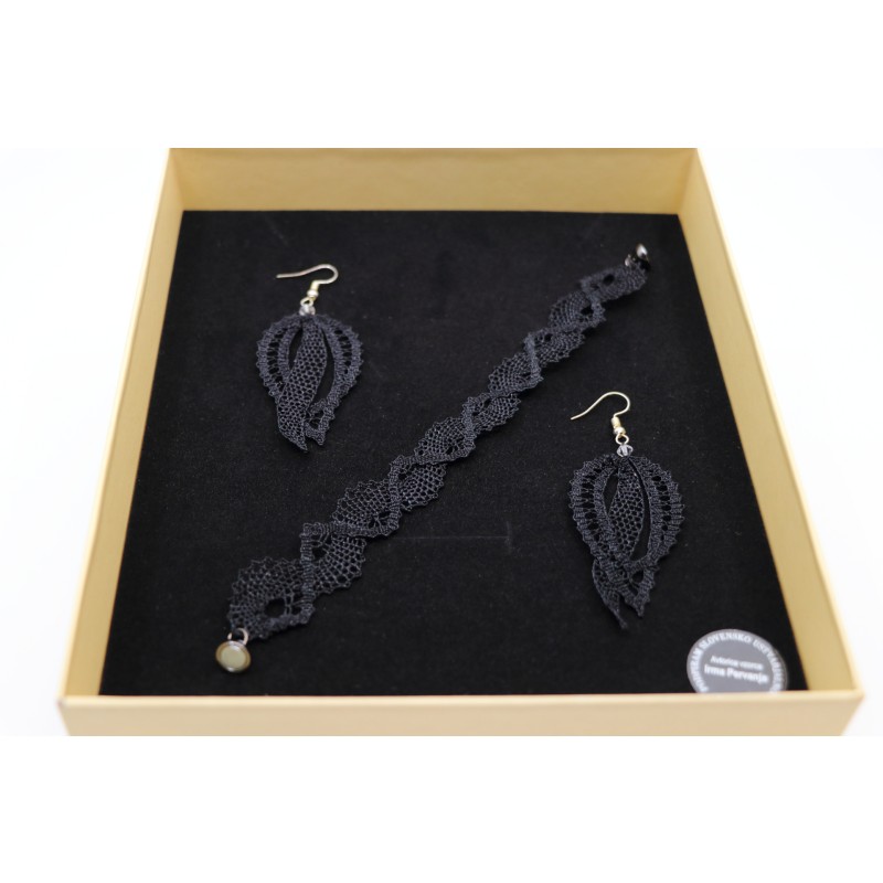 Komplet klekljani uhani in zapestnica