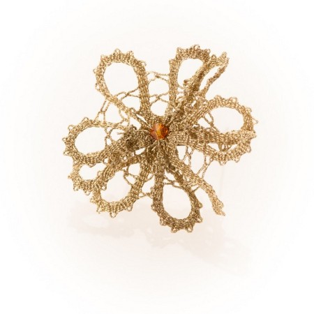 Bobbin lace brooch a flower 