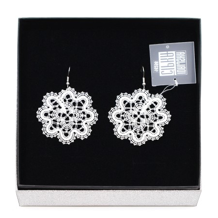 Bobbin lace earrings flower