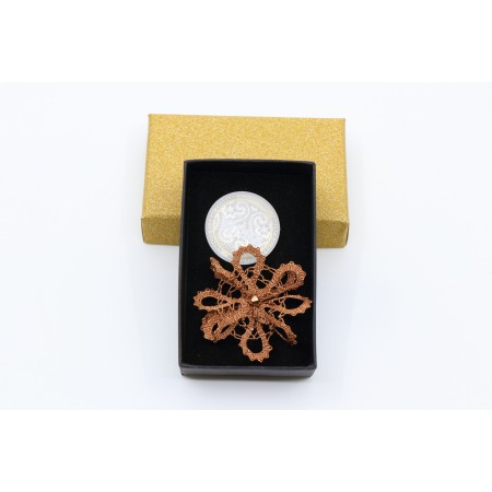 Bobbin lace brooch a flower - copper