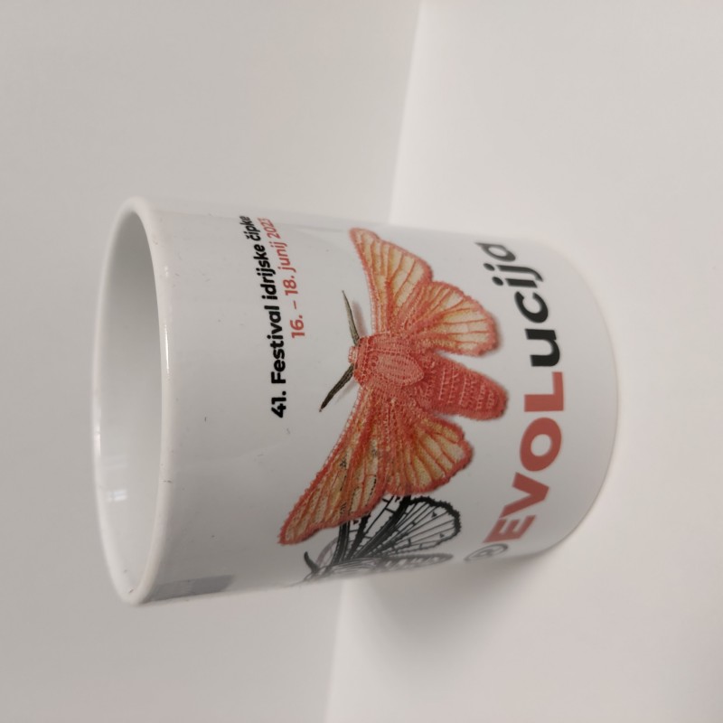 Skodelica rEVOLucija
